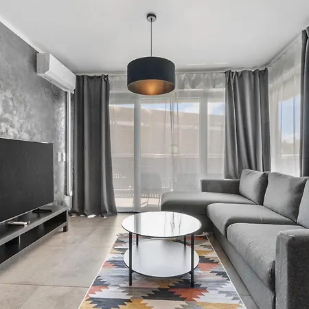 Lam Felidae - Ac - Balcony Братислава