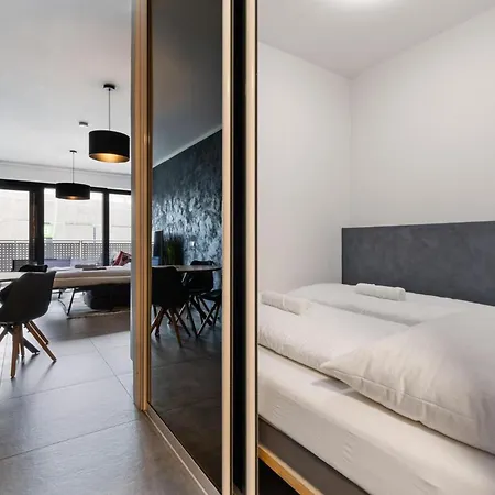 Lam Felidae - Ac - Balcony Apartment Bratislava
