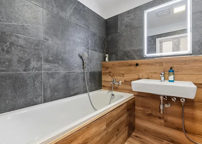 Lam Felidae - Ac - Balcony Appartement Bratislava